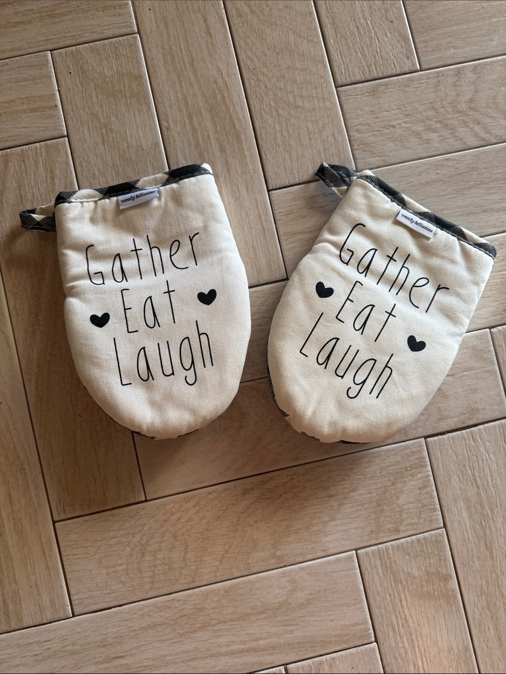 Festive Oven Mitts - Half Hand Style
